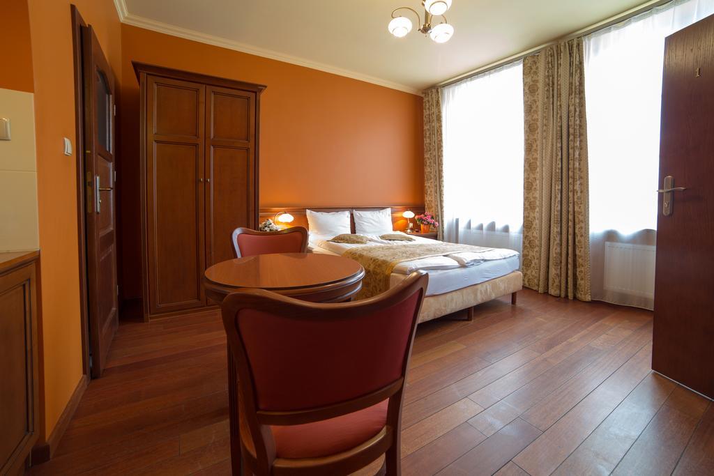 Rynek 16 Aparthotel ซานดอเมียร์ช ภายนอก รูปภาพ